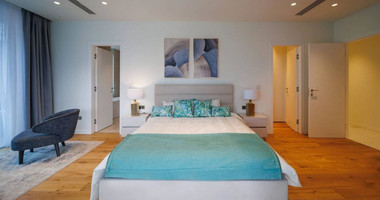 Exclusive Beachfront Living in Agios Tychonas – Four-Bedroom Full-Floor Apartment