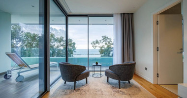 Exclusive Beachfront Living in Agios Tychonas – Four-Bedroom Full-Floor Apartment