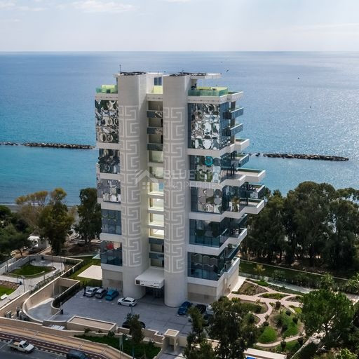 Exclusive Beachfront Living in Agios Tychonas – Four-Bedroom Full-Floor Apartment