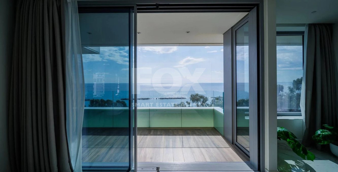 Exclusive Beachfront Living in Agios Tychonas – Four-Bedroom Full-Floor Apartment