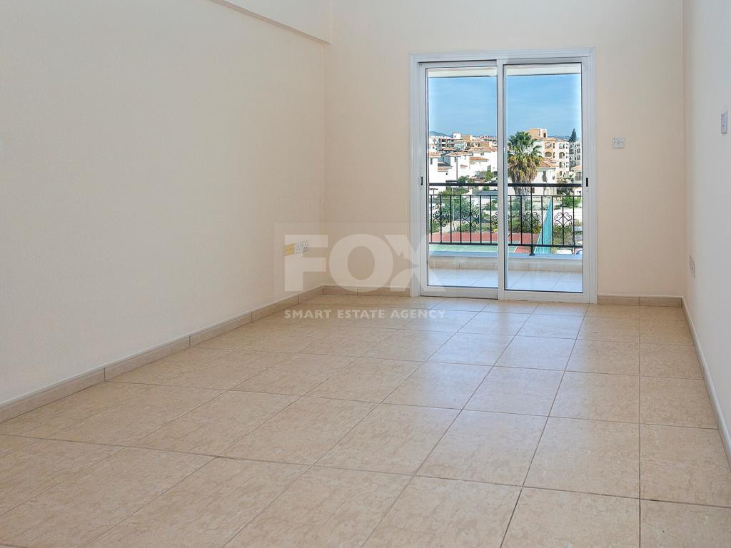 Bright Apartment with two bedroom with separate title deed in Chloraka, for sale