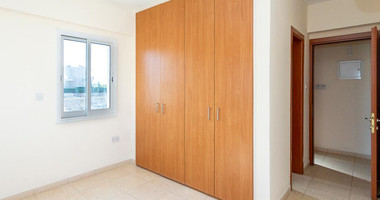 Bright Apartment with two bedroom with separate title deed in Chloraka, for sale