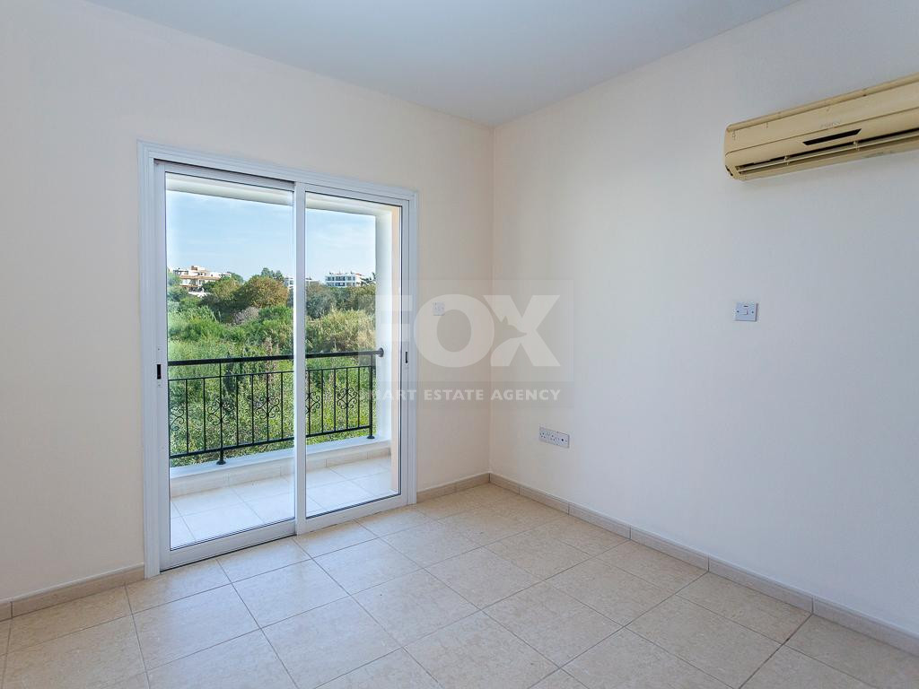 Bright Apartment with two bedroom with separate title deed in Chloraka, for sale