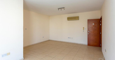 Bright Apartment with two bedroom with separate title deed in Chloraka, for sale