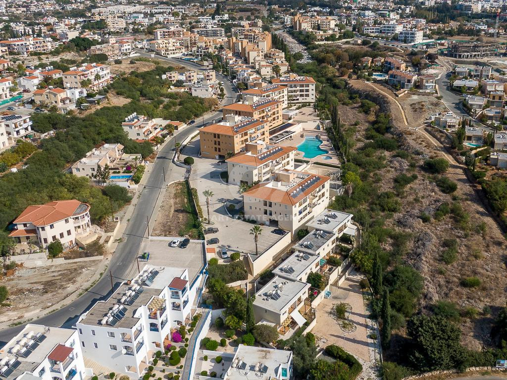 Stylish Two Bedroom Apartment in Chloraka , Paphos for sale.