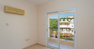 Stylish Two Bedroom Apartment in Chloraka , Paphos for sale.