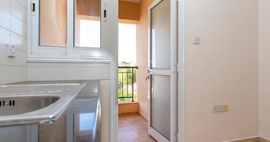 Stylish Two Bedroom Apartment in Chloraka , Paphos for sale.