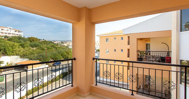 Stylish Two Bedroom Apartment in Chloraka , Paphos for sale.
