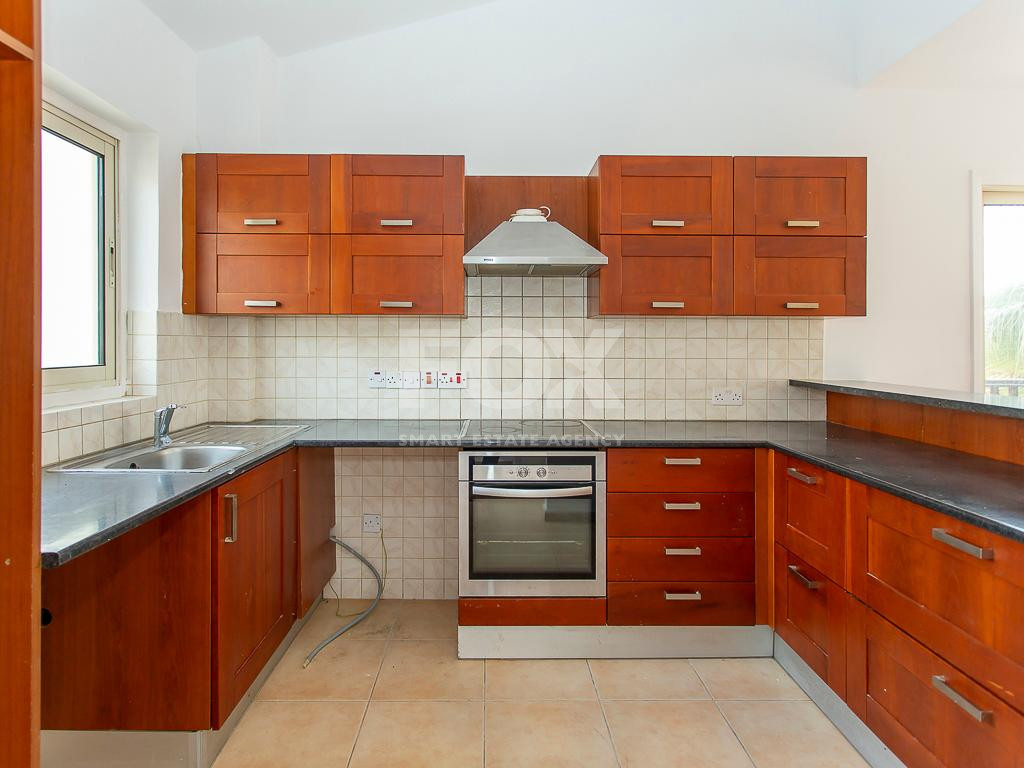 For sale , Two bedroom maisonette in Chloraka , in Paphos