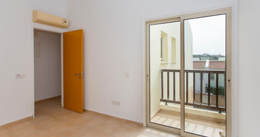 For sale , Two bedroom maisonette in Chloraka , in Paphos