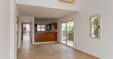 For sale , Two bedroom maisonette in Chloraka , in Paphos