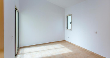 For sale , Two bedroom maisonette in Chloraka , in Paphos