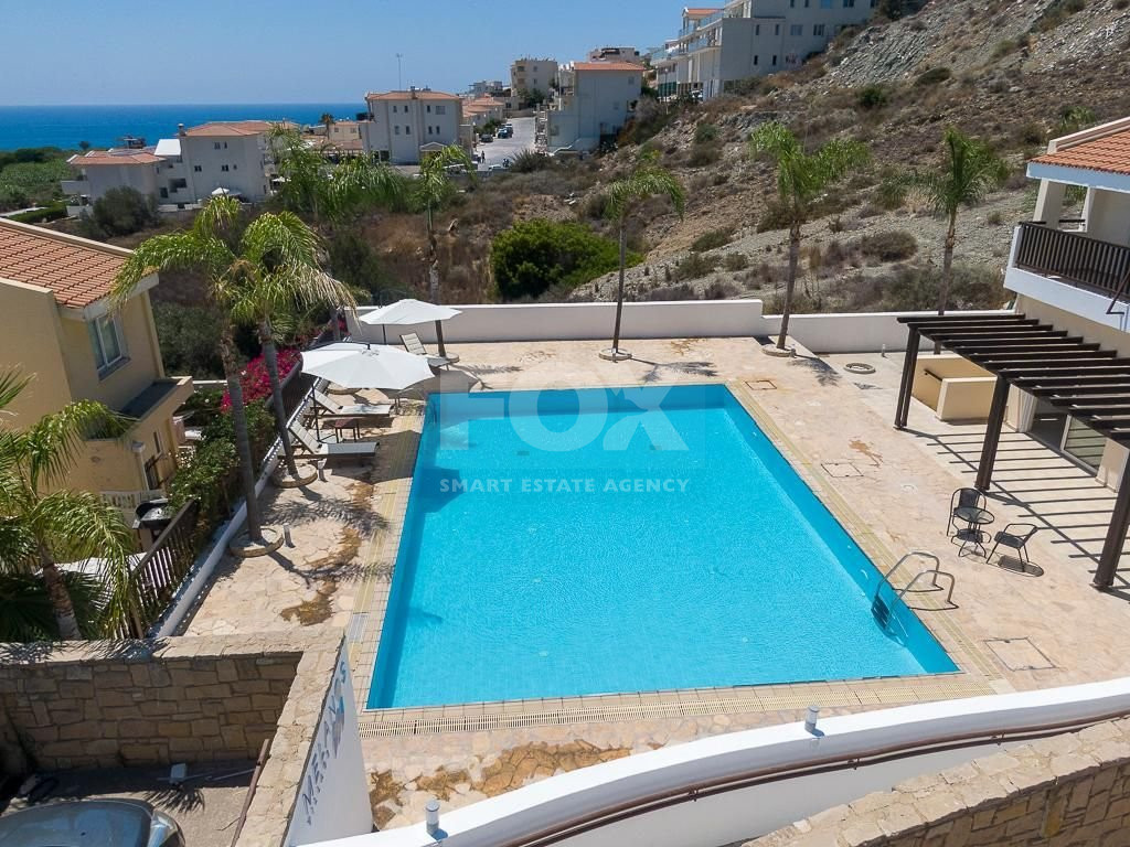 Spacious two Bedroom Apartment with Yard and Parking in Chloraka, Paphos for sale