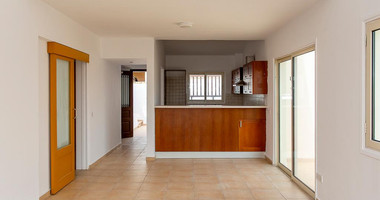 Spacious two Bedroom Apartment with Yard and Parking in Chloraka, Paphos for sale