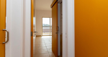 Spacious two Bedroom Apartment with Yard and Parking in Chloraka, Paphos for sale