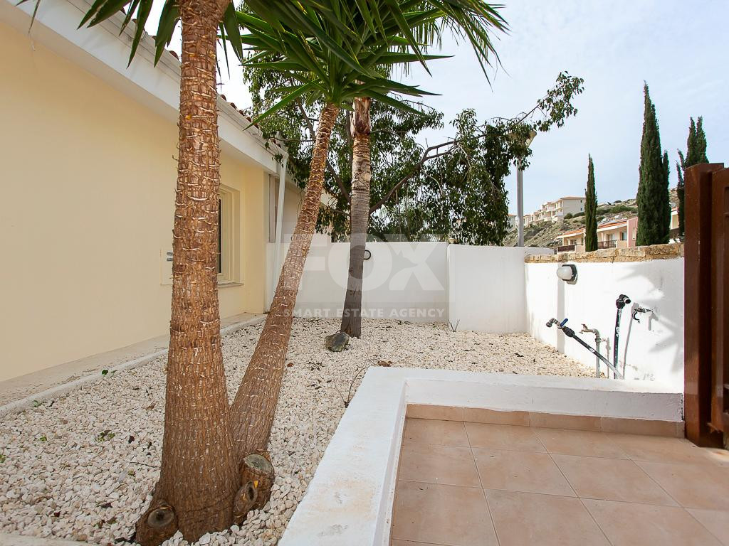 Spacious two Bedroom Apartment with Yard and Parking in Chloraka, Paphos for sale