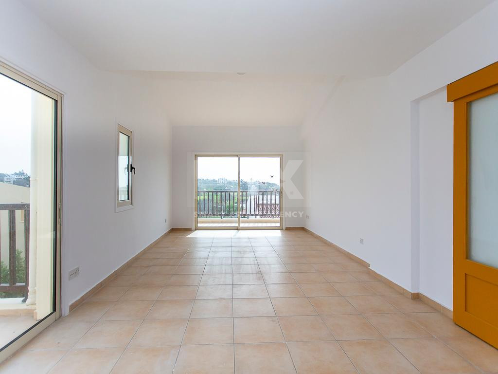 Spacious two Bedroom Apartment with Yard and Parking in Chloraka, Paphos for sale