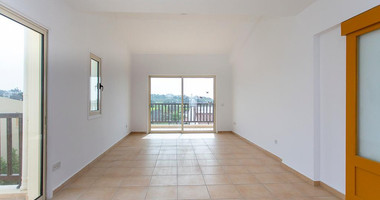 Spacious two Bedroom Apartment with Yard and Parking in Chloraka, Paphos for sale