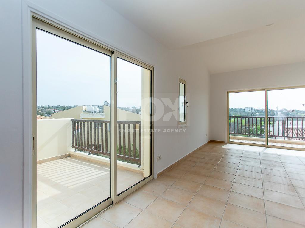 Spacious two Bedroom Apartment with Yard and Parking in Chloraka, Paphos for sale