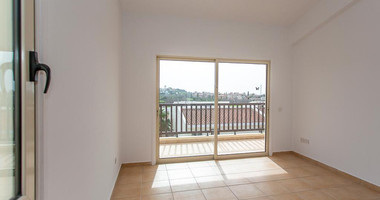 Spacious two Bedroom Apartment with Yard and Parking in Chloraka, Paphos for sale