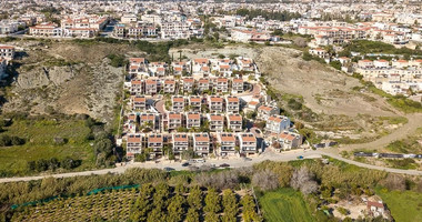 Maisonette with Private Yards and Parking  in Chloraka for sale - Two Bedrooms