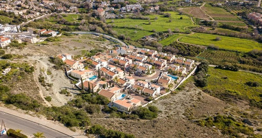 Maisonette with Private Yards and Parking  in Chloraka for sale - Two Bedrooms