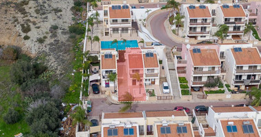 Maisonette with Private Yards and Parking  in Chloraka for sale - Two Bedrooms