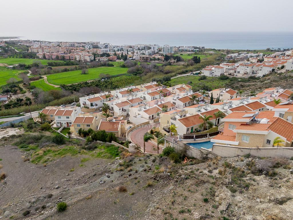 Maisonette with Private Yards and Parking  in Chloraka for sale - Two Bedrooms