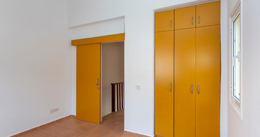 Maisonette with Private Yards and Parking  in Chloraka for sale - Two Bedrooms