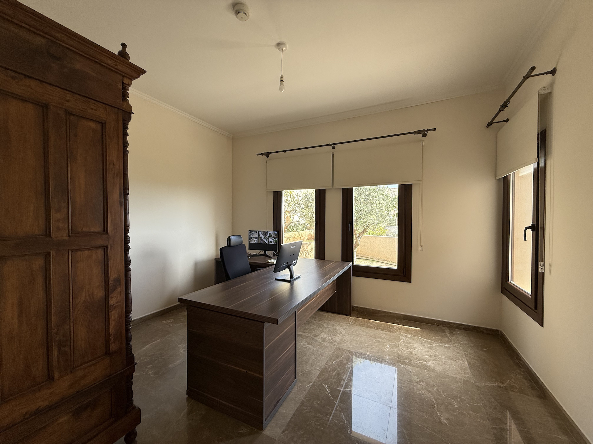 Wohnung 5 Schlafzimmer 550 m² in Koinoteta Agiou Tychona, Zypern