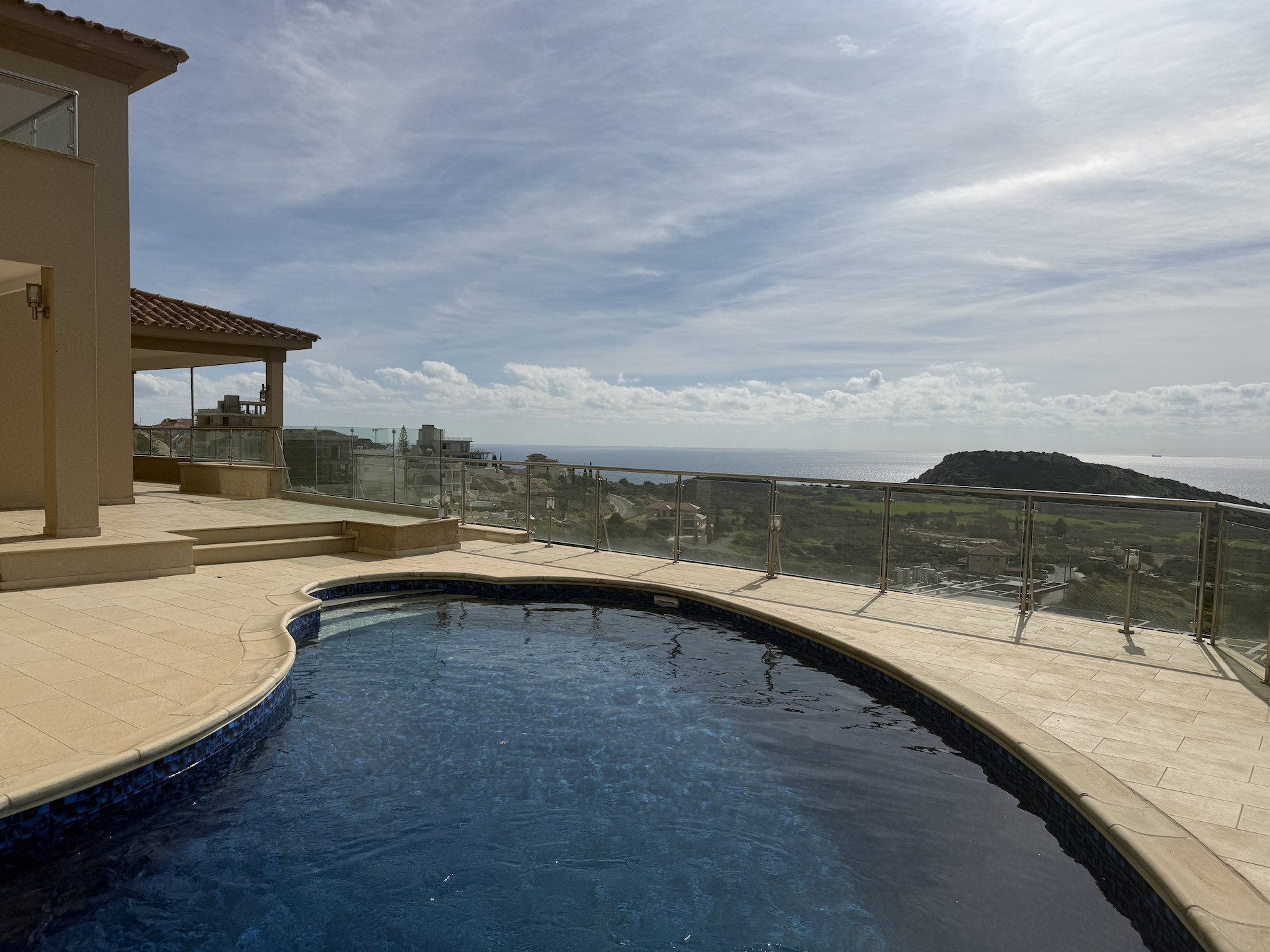 Wohnung 5 Schlafzimmer 550 m² in Koinoteta Agiou Tychona, Zypern