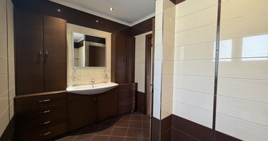 For Rent Elegant Renovated Five bedroom Villa in Agios Tychonas.