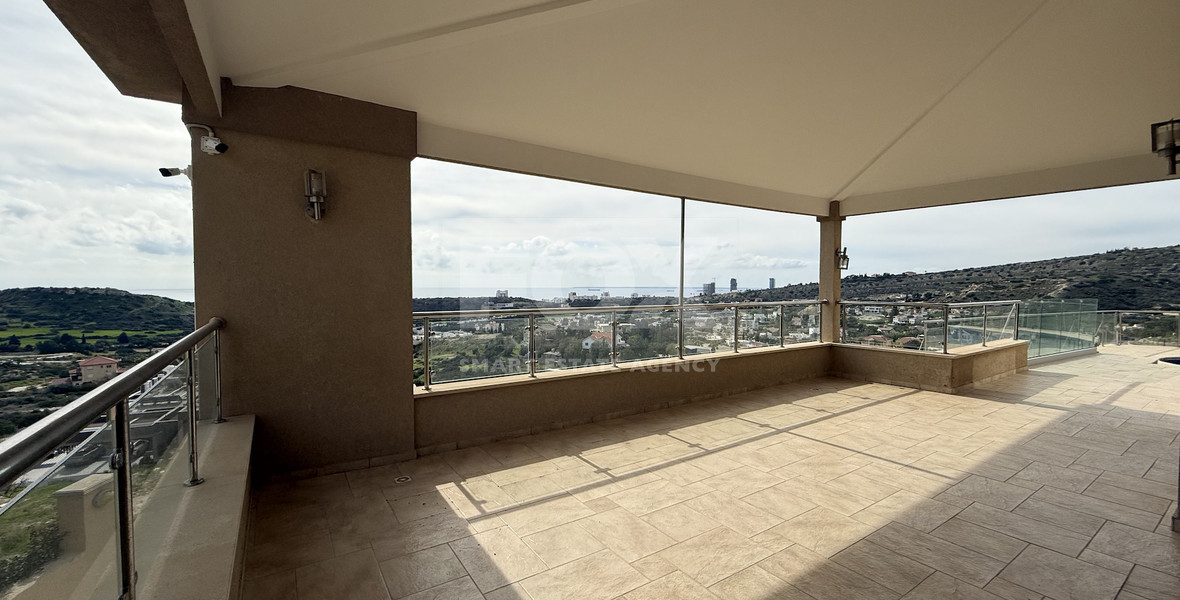 For Rent Elegant Renovated Five bedroom Villa in Agios Tychonas.