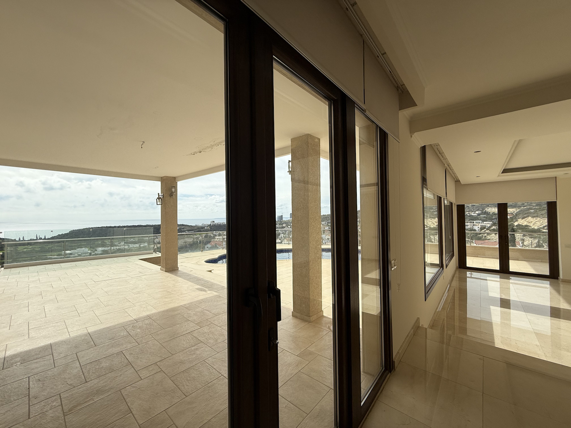 Wohnung 5 Schlafzimmer 550 m² in Koinoteta Agiou Tychona, Zypern