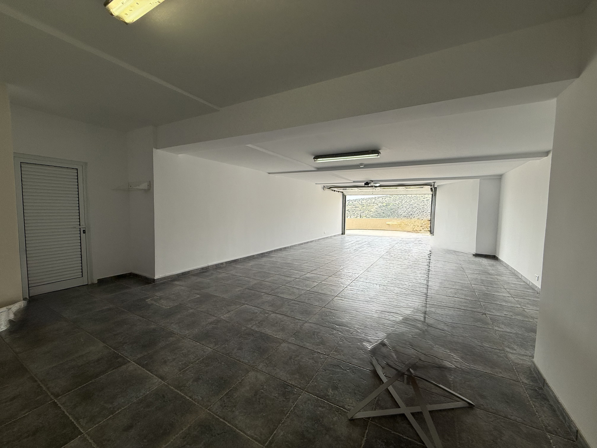 Wohnung 5 Schlafzimmer 550 m² in Koinoteta Agiou Tychona, Zypern
