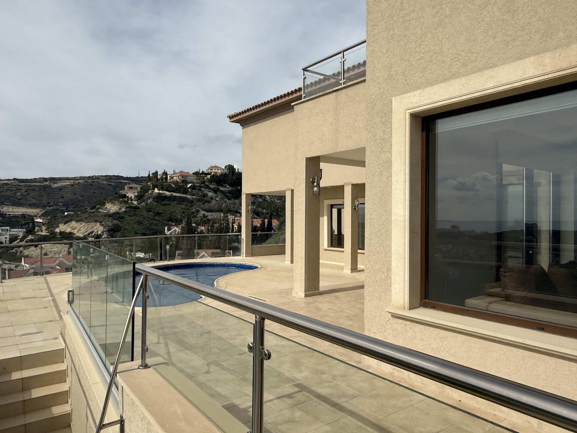 Wohnung 5 Schlafzimmer 550 m² in Koinoteta Agiou Tychona, Zypern