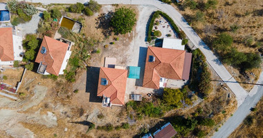 For sale -Detached three Bedroom Two-Storey House with Verandas and Parking – Ideal for Rental or Private Use