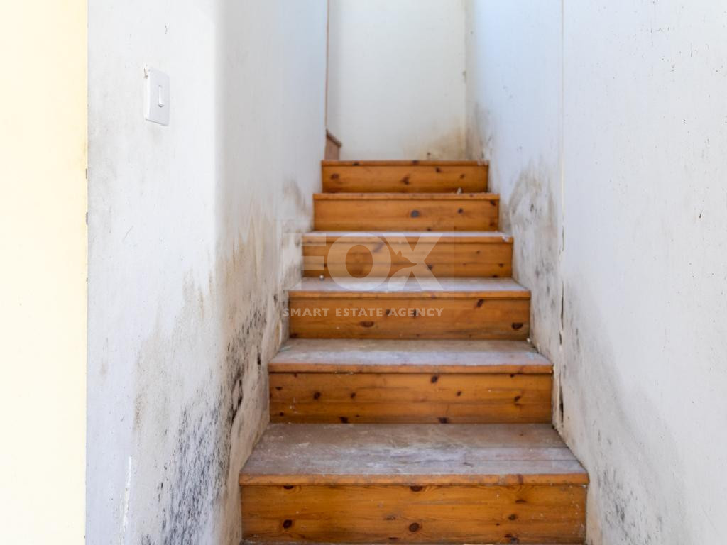 For sale -Detached three Bedroom Two-Storey House with Verandas and Parking – Ideal for Rental or Private Use