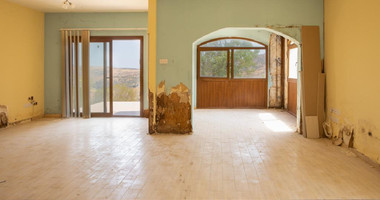 For sale -Detached three Bedroom Two-Storey House with Verandas and Parking – Ideal for Rental or Private Use