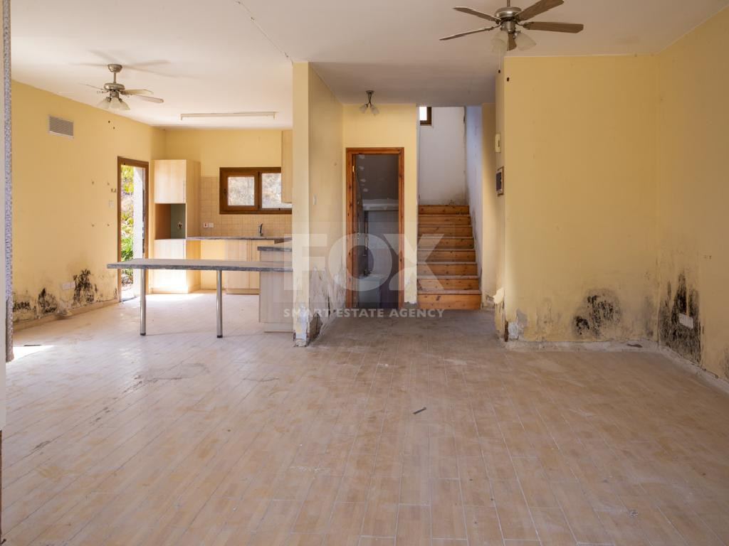 For sale -Detached three Bedroom Two-Storey House with Verandas and Parking – Ideal for Rental or Private Use