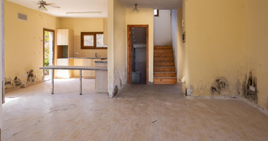 For sale -Detached three Bedroom Two-Storey House with Verandas and Parking – Ideal for Rental or Private Use