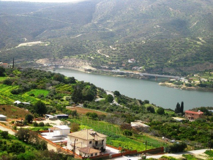 Atterrir  Foinikaria, Chypre
