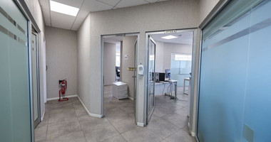 RENT: OUTSTANDING TOP QUARLITY OFFICES IN CENTRAL LIMASSOL WITH LARGE PARKING FACILITIES.