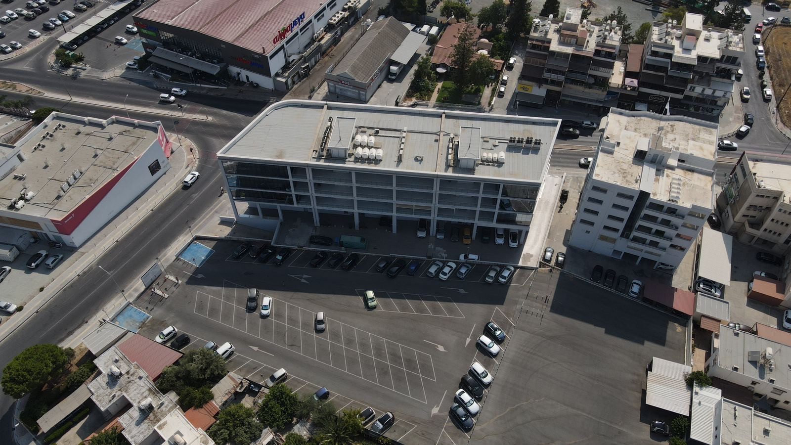 Office 855 m² in Limassol, Cyprus