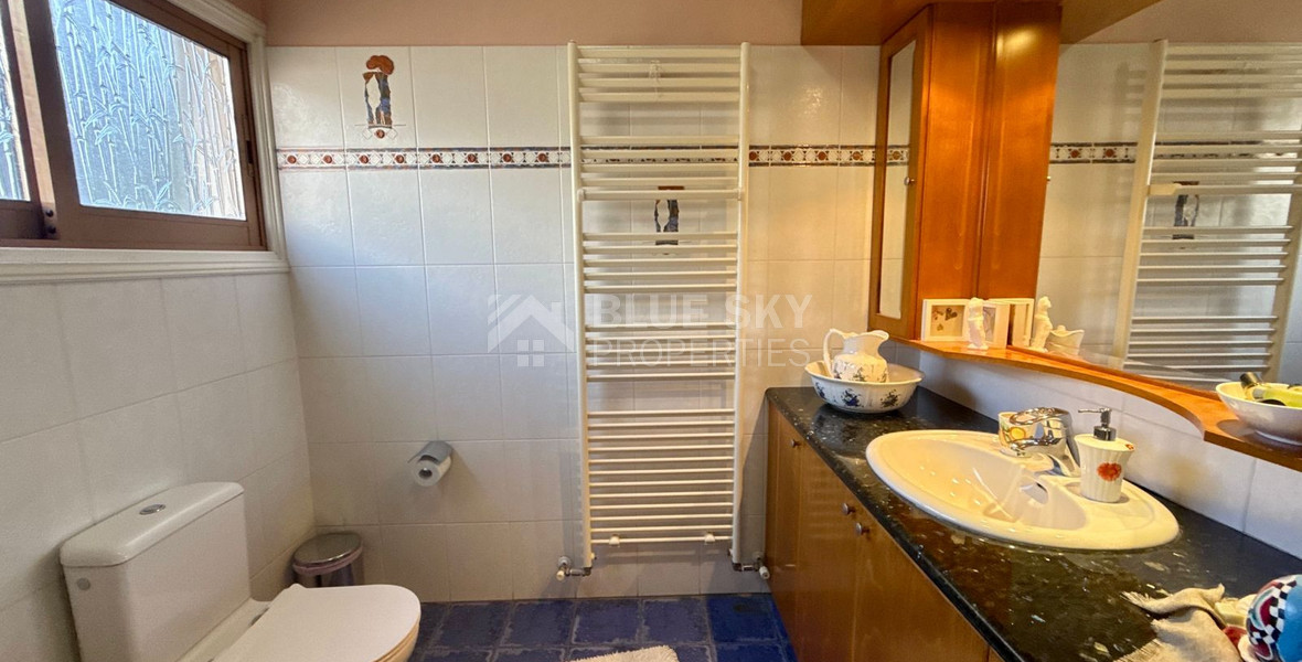 Four bedroom detached villa in two levels  in Agios Georgios Havouzas for sale, Limassol