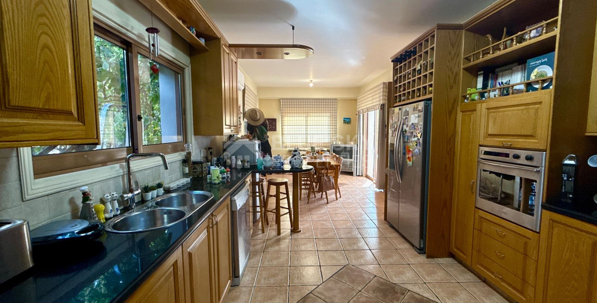 Four bedroom detached villa in two levels  in Agios Georgios Havouzas for sale, Limassol