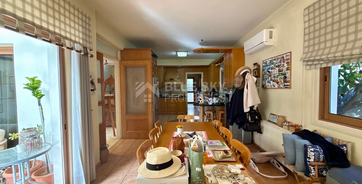 Four bedroom detached villa in two levels  in Agios Georgios Havouzas for sale, Limassol