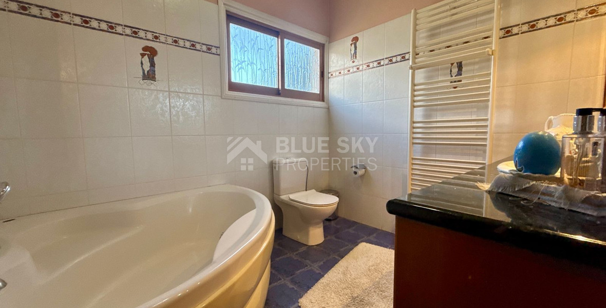 Four bedroom detached villa in two levels  in Agios Georgios Havouzas for sale, Limassol