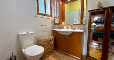 Four bedroom detached villa in two levels  in Agios Georgios Havouzas for sale, Limassol