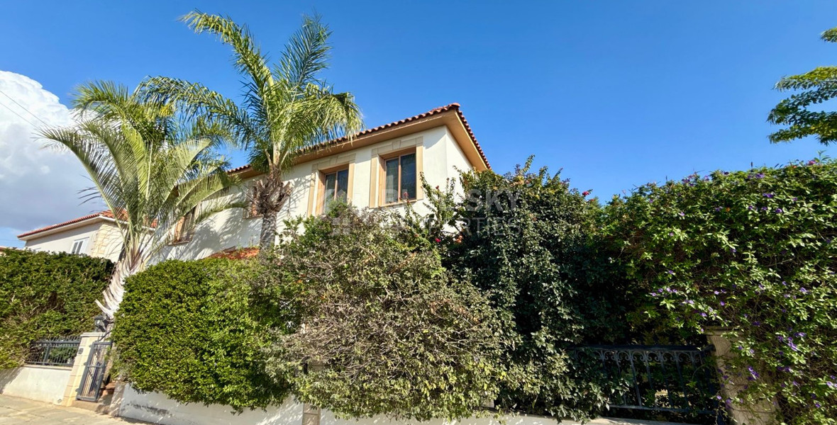 Four bedroom detached villa in two levels  in Agios Georgios Havouzas for sale, Limassol